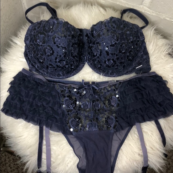 Victoria’s Secret Set - Picture 1 of 1